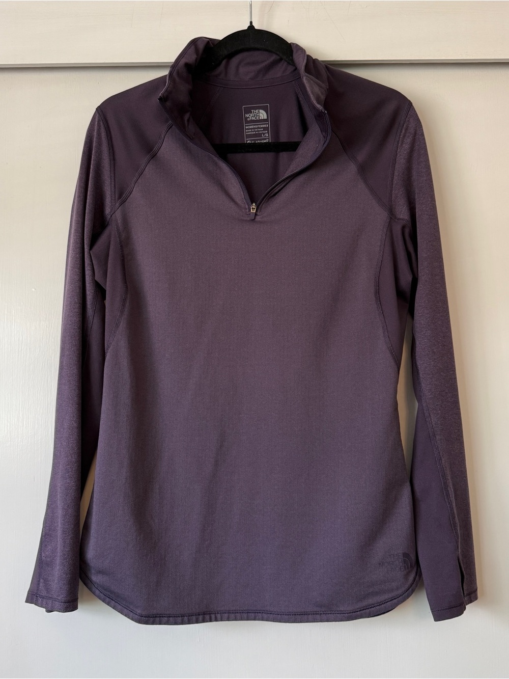 The North Face Women's Purple 1/4 Zip lightweight pullover